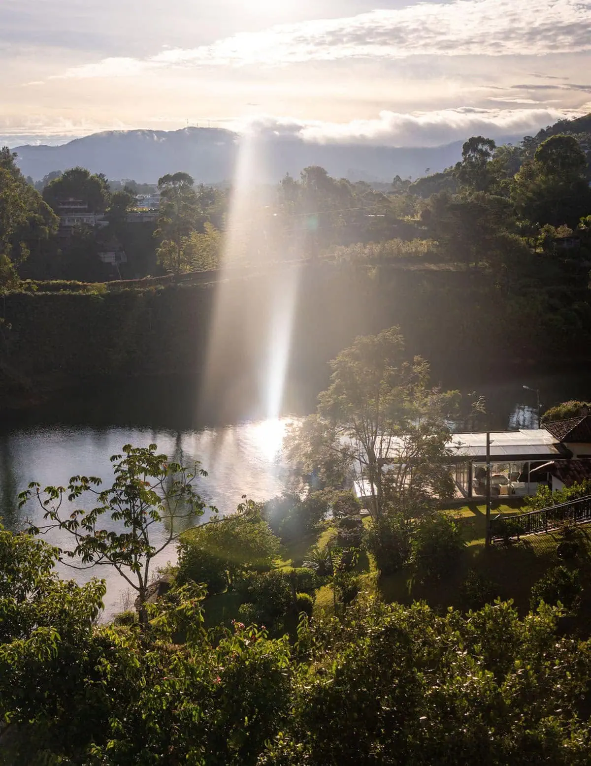 Fincas de Lujo en Guatapé - Alquiler con Jacuzzi y Vista al Peñol